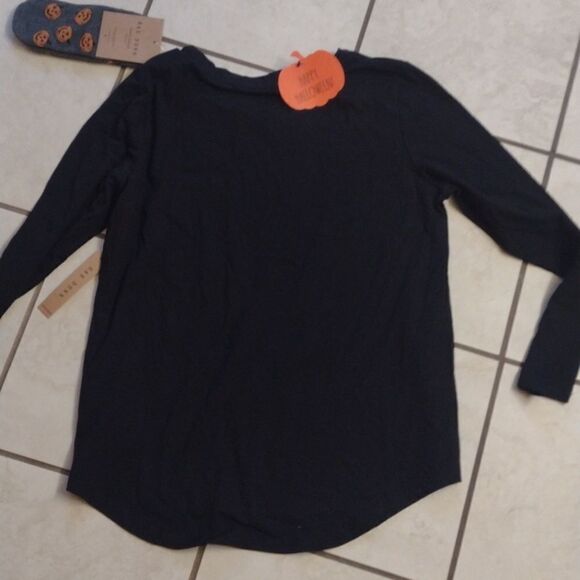 NWT Rae Dunn Halloween Set Momster long sleeve top and pumpkin socks size L - Picture 11 of 11